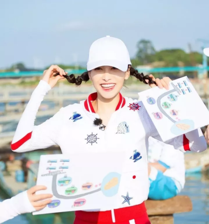 今年秋冬最chic！原來(lái)短發(fā)和帽子這么配??！