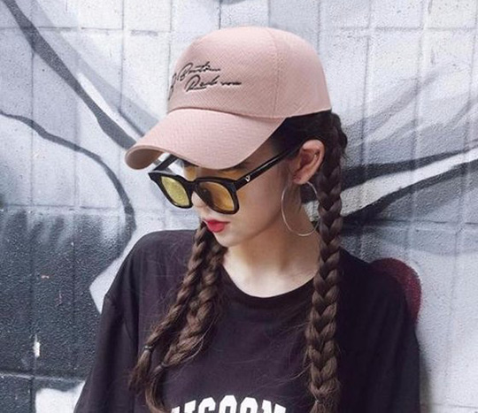 美麗的帽子，帶給你不一樣的春天